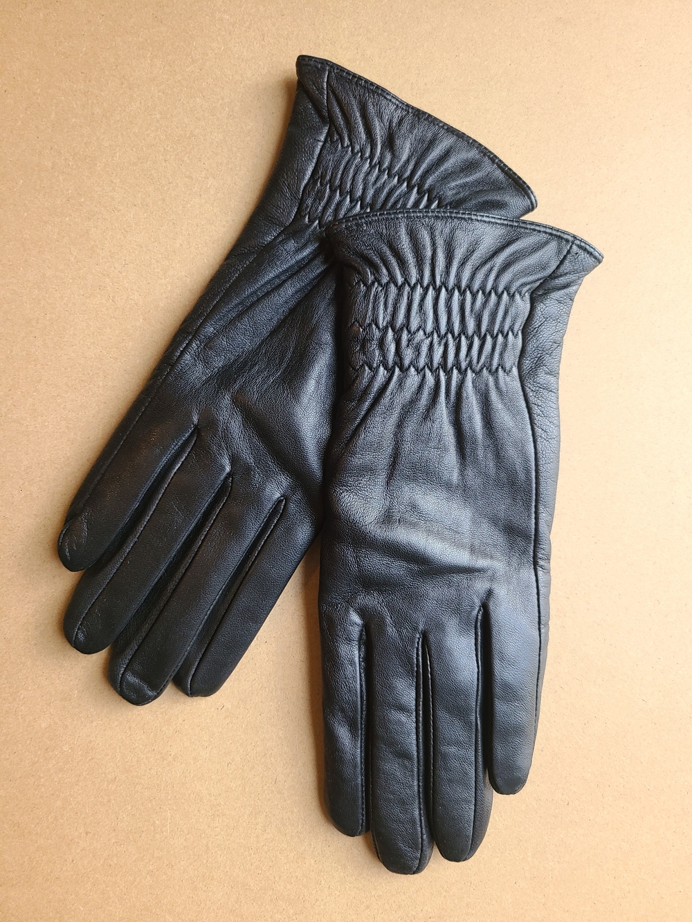 Women's Black Sheepskin Gloves with Cashmere Lining